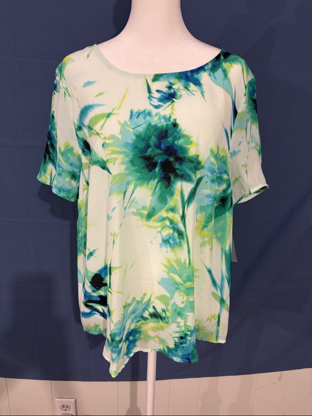 Apt. 9 Light Floral Short-Sleeve Blouse - Green/Blue